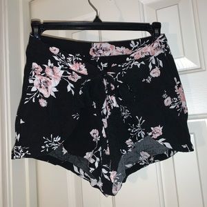 Kendall & Kylie Flower Tie Shorts